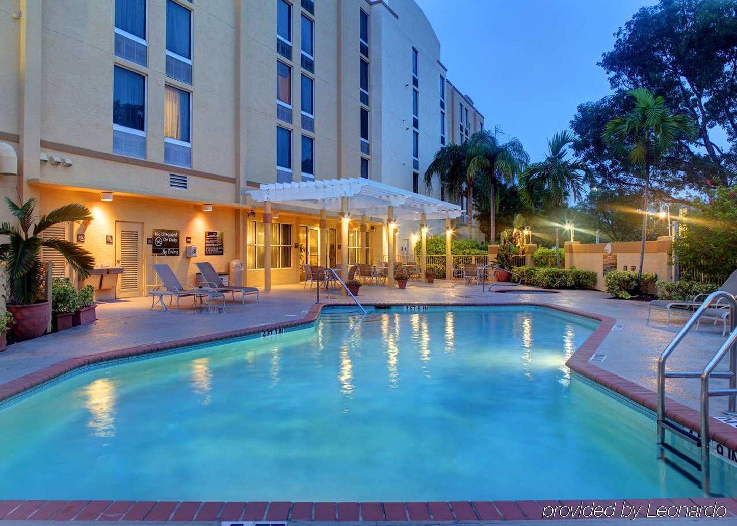 Hampton Inn Pembroke Pines Eksteriør bilde